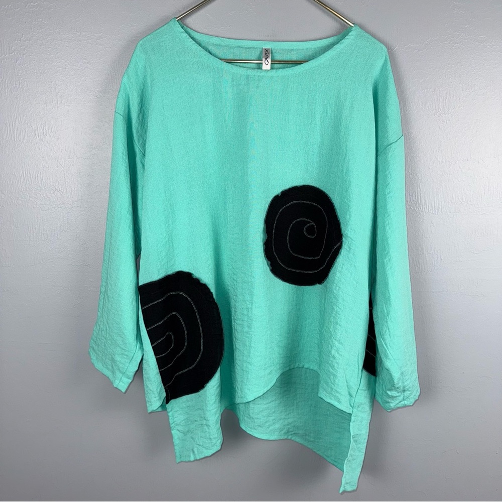 Xiao Top Women’s Medium Asymmetrical Teal And Black Lagenlook 100% Organic Linen